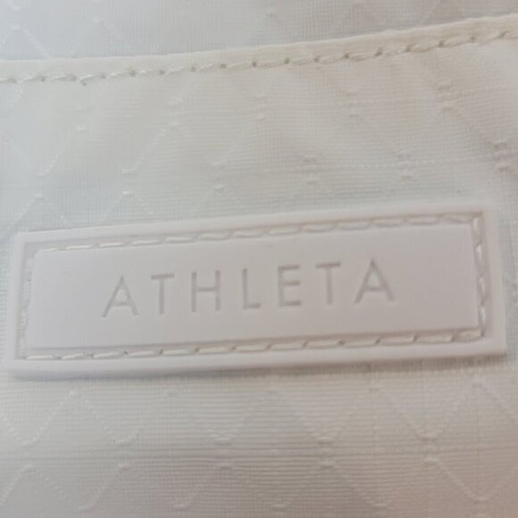 Athleta Excursion Belt Bag - Hands-Free Convenience - Picture 3 of 11